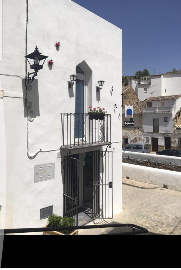 El Nido De La Galeria Apartment Setenil De Las Bodegas Екстериор снимка